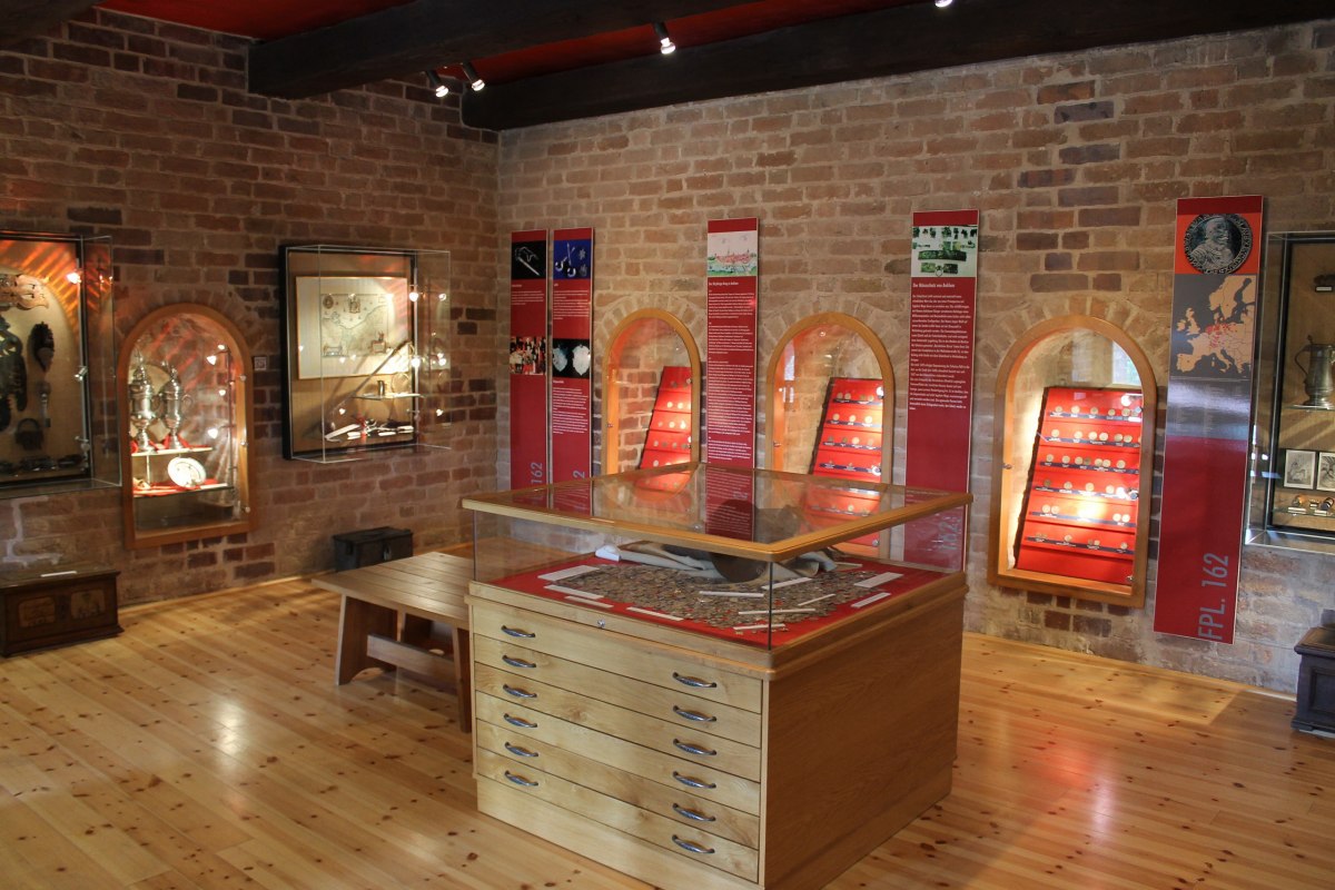 De Anklam muntschat in de stenen poort // &copy; Museum am Steintor
