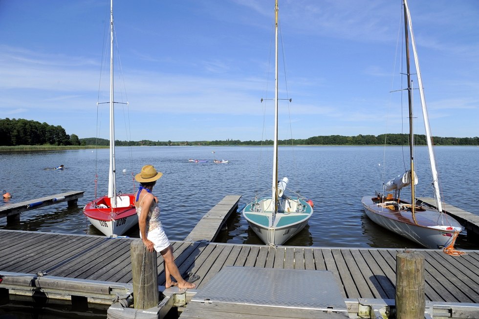 De grote steiger biedt ook een veilige haven voor boten die je meebrengt. // &copy; Haveltourist