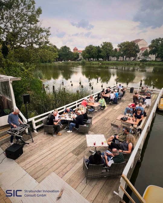 Czwartki - Bürgergarten - muzyka lounge - przyjemność grillowania - czysty relaks., © Marketing/SIC Stralsunder Innovation Consult