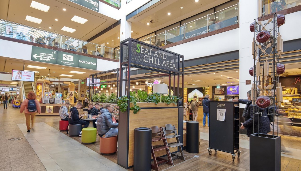 Shopping at Schwerin Castle Park Center, &copy; Schlosspark Center Schwerin