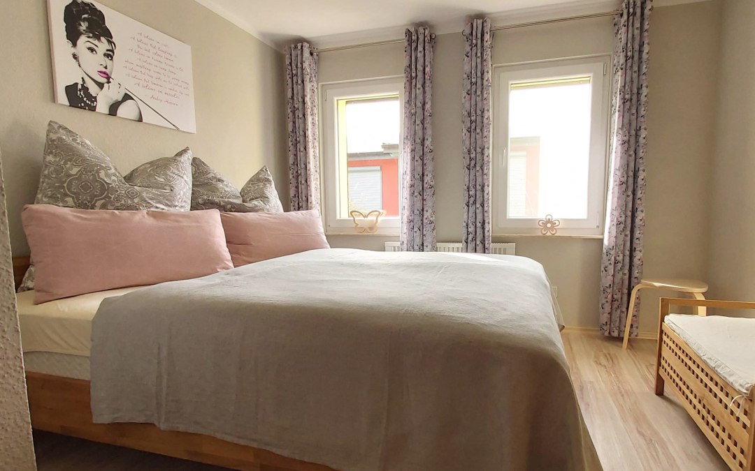 Bedroom, © Janet Heuer