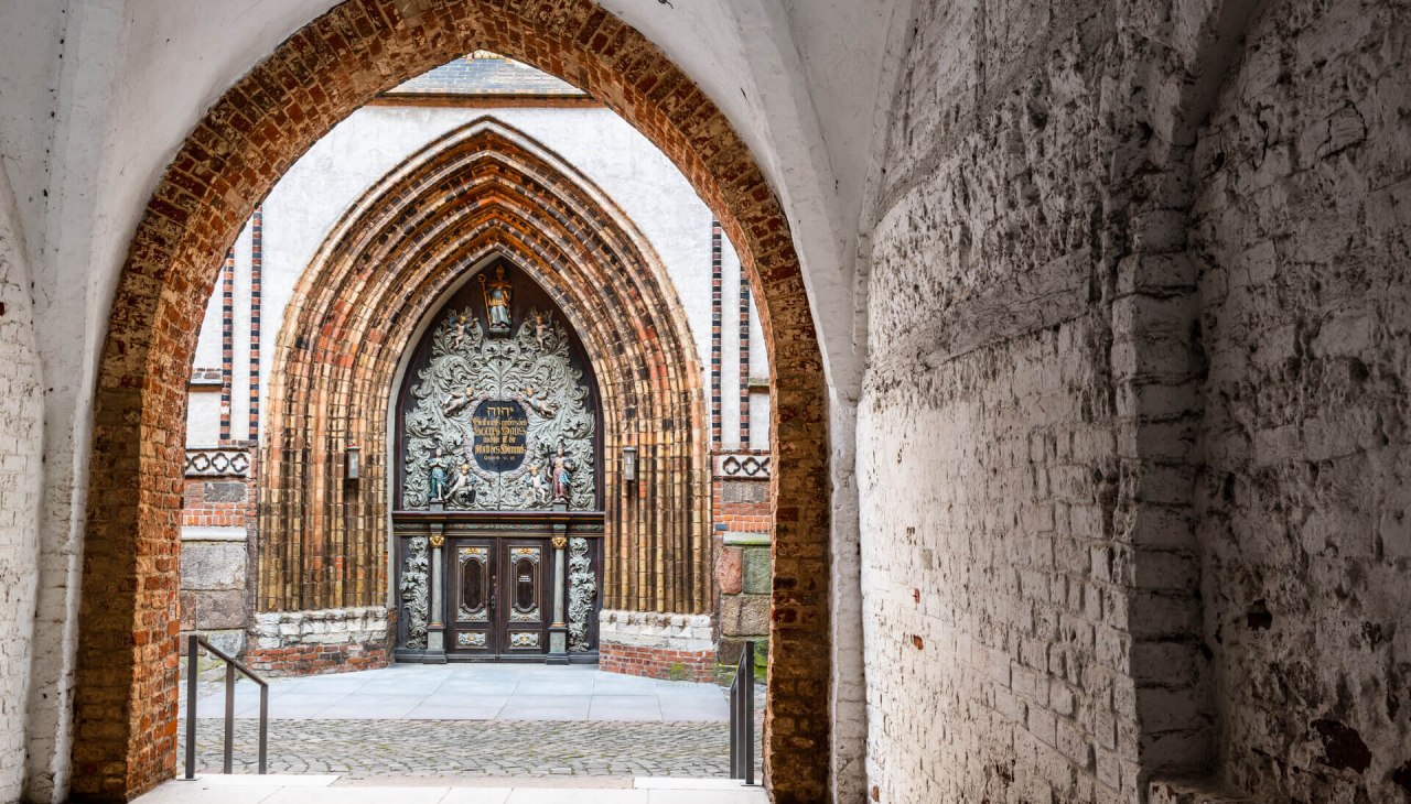 Zachodni portal kościoła Mikołaja, © TMV/Tiemann