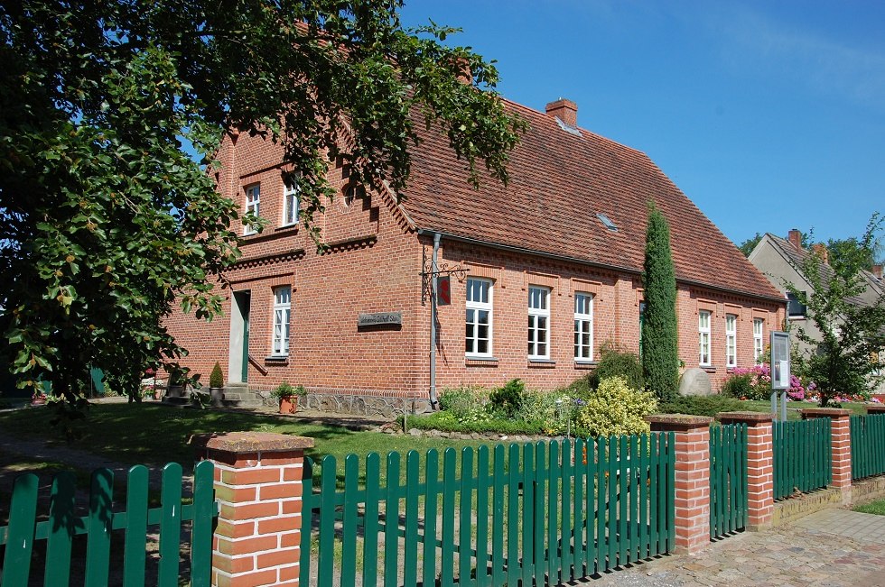 In the former village school is the Johannes Gillhoff Stuv., &copy; Gabriele Skorupski