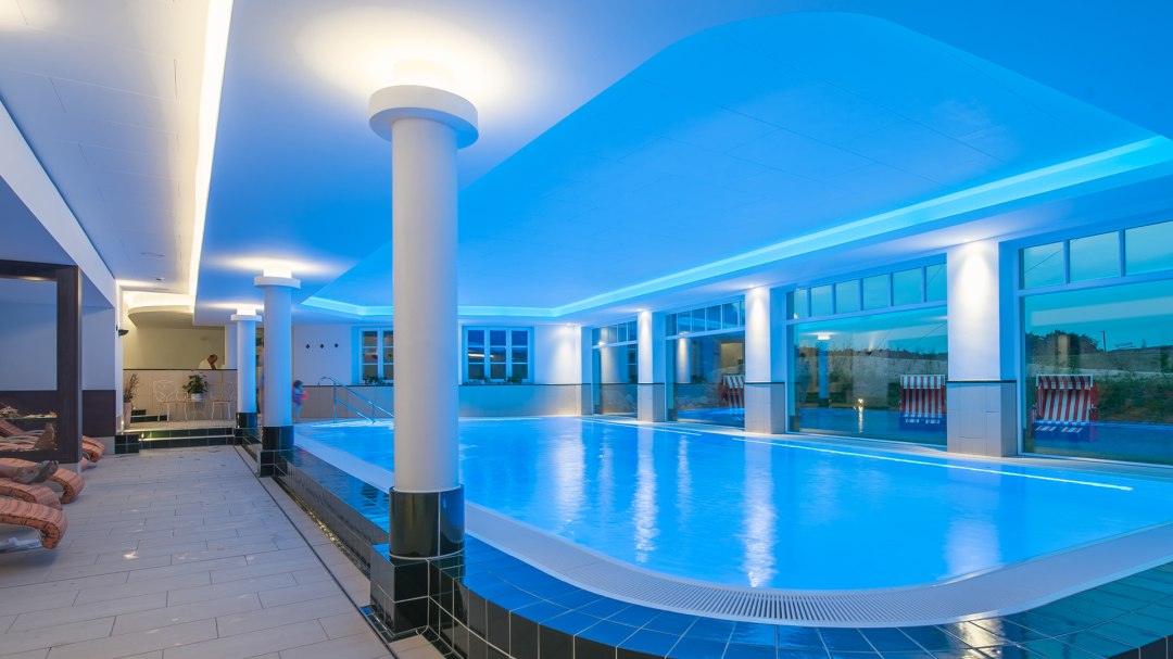 Basen z widokiem na zewnątrz, © Hilpert GmbH & Co. KG Basen z widokiem na zewnątrz, © Hilpert GmbH & Co. KG