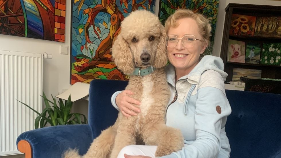 with poodle Teddy, &copy; Simone Busack