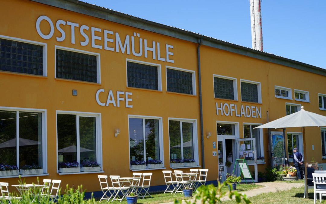 Keramik im Kunsthandwerkermarkt, © Ostseemühle