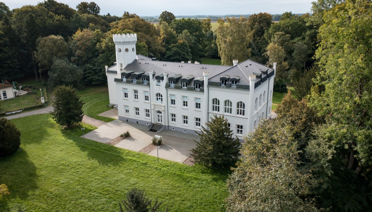 Widok zamku Hohendorf z zewnątrz, © Schloss Hohendorf / Henry Stadthagen Widok zamku Hohendorf z zewnątrz, © Schloss Hohendorf / Henry Stadthagen