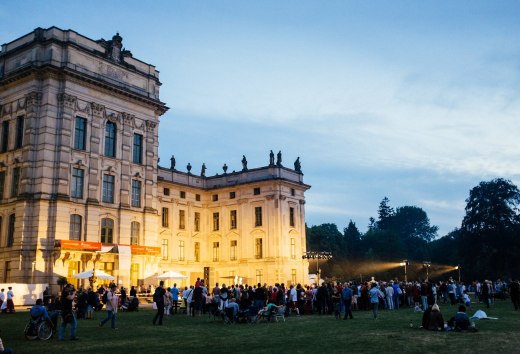 Widok na plenerowy &quot;Mały festiwal w dużym parku&quot; w Ludwigslust., © TMV/Roth