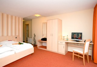 Double Room // © Schwidrowitz Double Room // © Schwidrowitz
