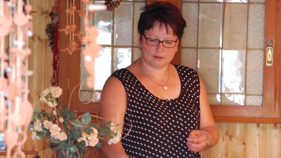 Mevrouw Flint aan het werk, © Kreativ- und Bastelscheune/Hoffmeister Mevrouw Flint aan het werk, © Kreativ- und Bastelscheune/Hoffmeister