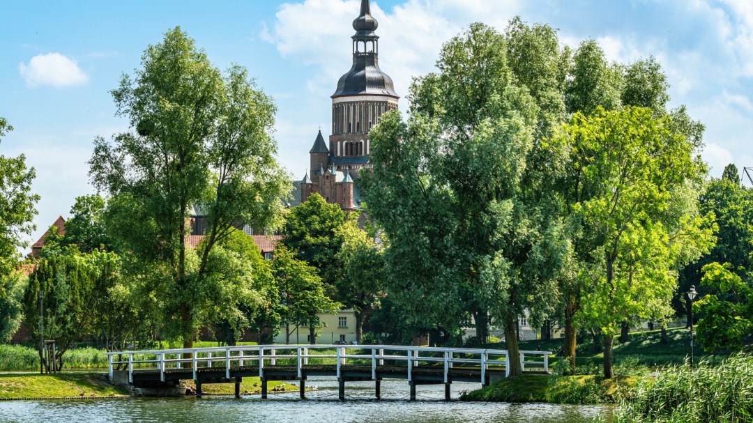 Weiße Brücke am Küterdamm der Hanzestad Stralsund Witte brug aan de Küterdamm van de Hanzestad Stralsund (1), © TMV / Tiemann Weiße Brücke am Küterdamm der Hanzestad Stralsund Witte brug aan de Küterdamm van de Hanzestad Stralsund (1), © TMV / Tiemann