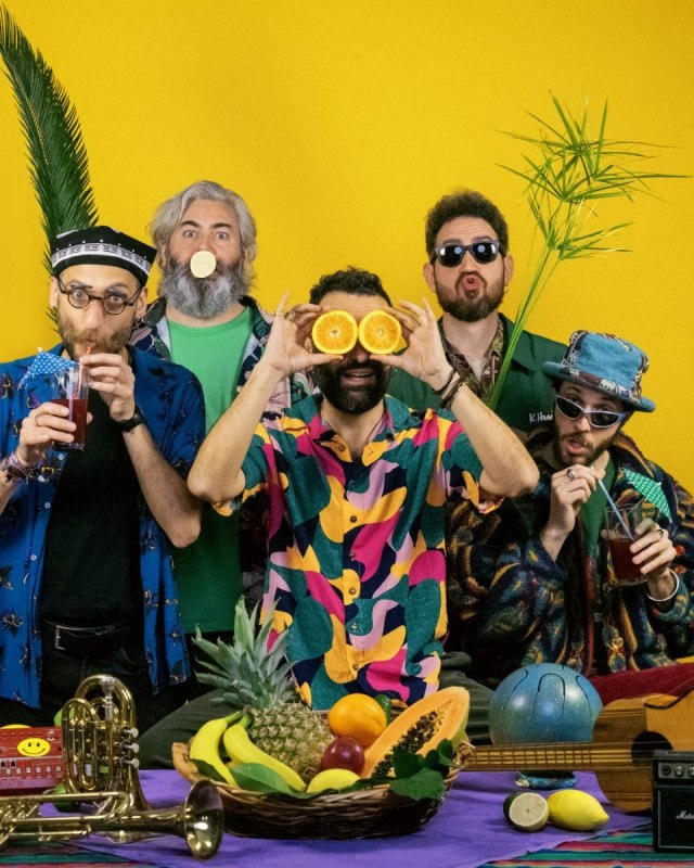 Ribbon // &copy; Veeble