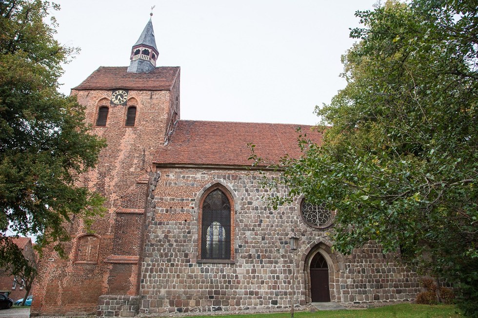 Zuidkant van de kerk // &copy; Frank Burger