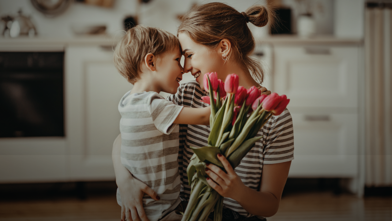 Mother's Day brunch, &copy; Adobe Stock