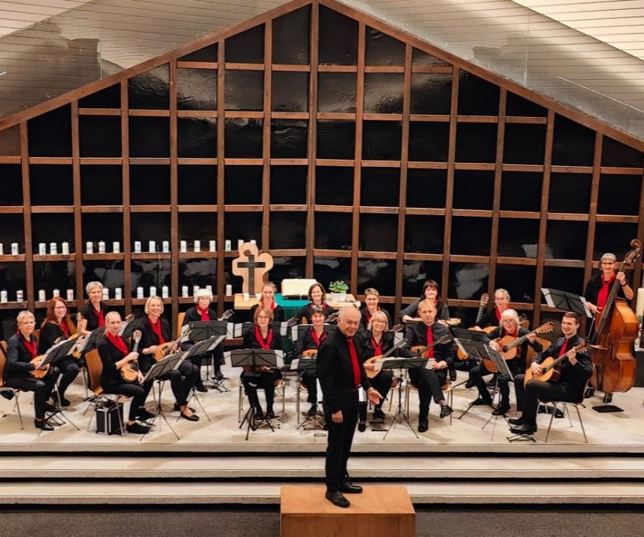 Langendorf Mandolin Orchestra on a Concert Tour // &copy; Langendorfer Mandolinenorchester