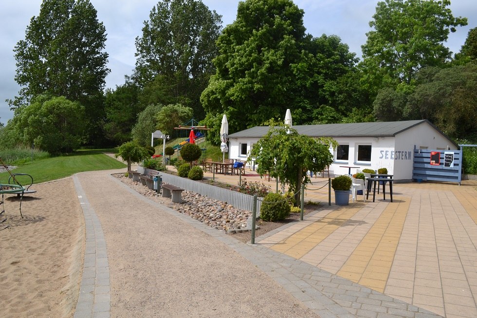 Beach area and terrace // © Lutz Werner Beach area and terrace // © Lutz Werner