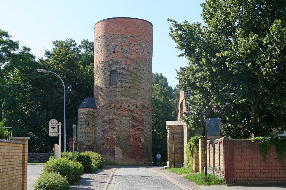 de historische kruittoren uit de 15e eeuw // &copy; Sabrina Wittkopf-Schade