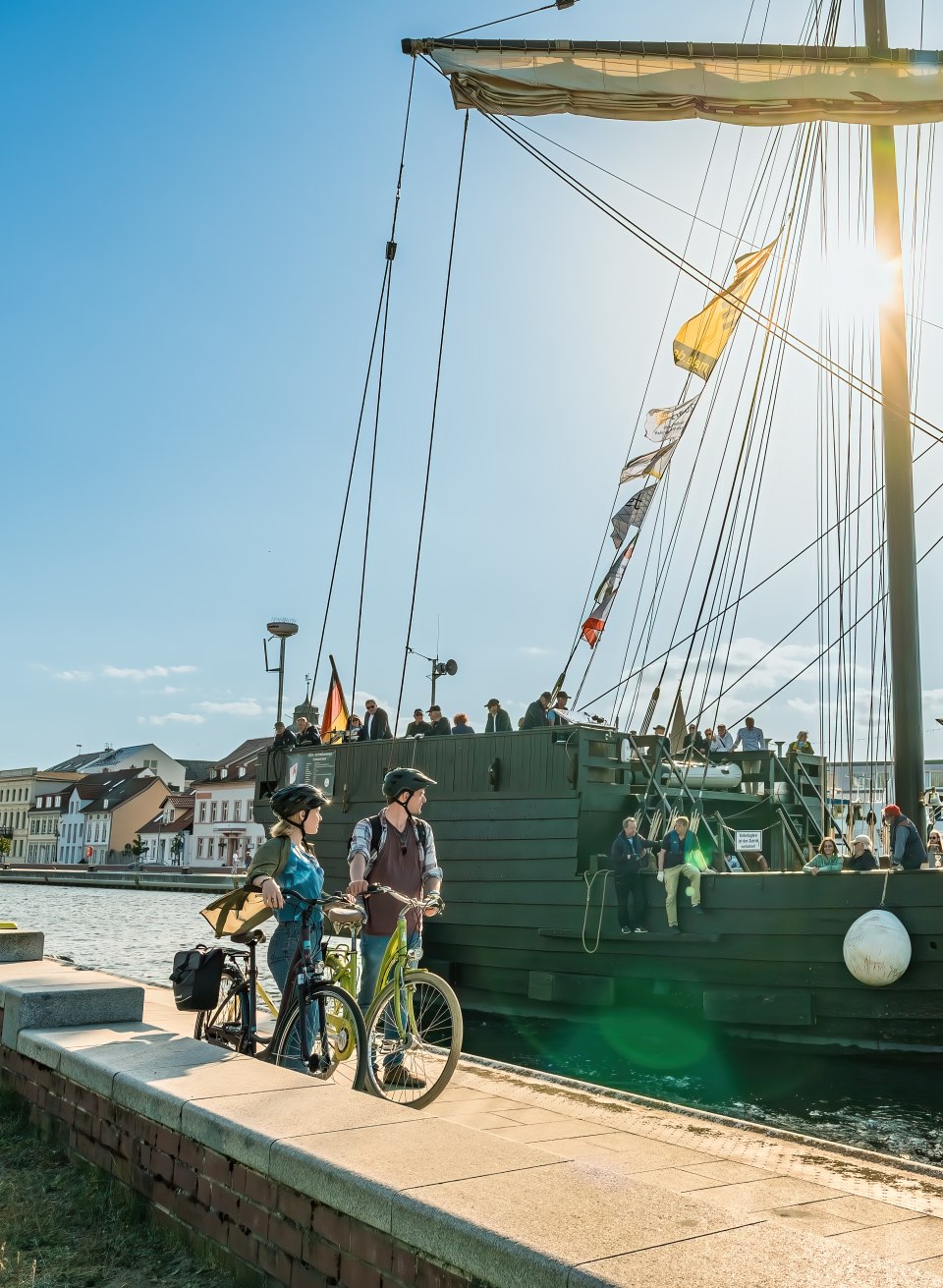 biedt zeiltochten op de lagune aan. De bemanning werkt op vrijwillige basis. // © MV-T/Tiemann biedt zeiltochten op de lagune aan. De bemanning werkt op vrijwillige basis. // © MV-T/Tiemann