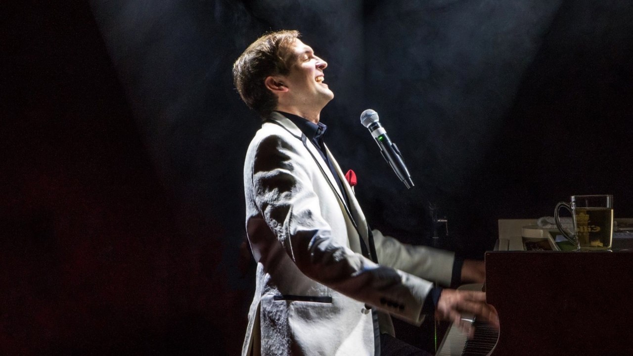 &copy; cofo entertainment