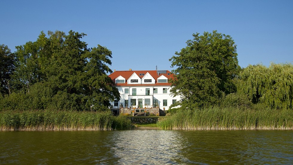 Ons kasteel in Duckwitz - we kijken uit naar je komst!, © Ferien am Schloss Duckwitz