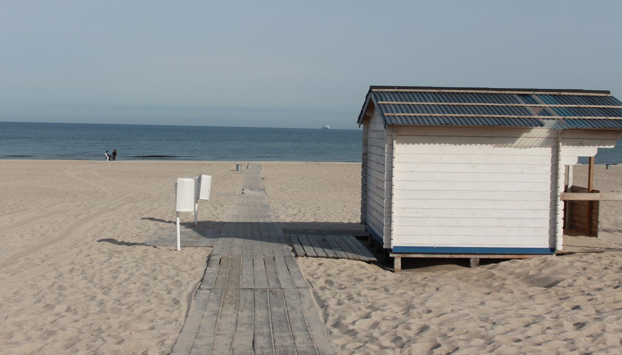 Drempelvrije toegang tot het strand 14 in Warnemünde, © TZRW Drempelvrije toegang tot het strand 14 in Warnemünde, © TZRW