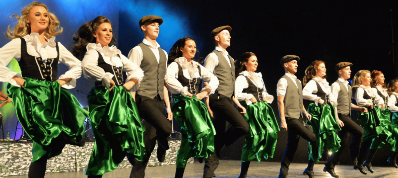 Danceperados of Ireland - an authentic show featuring Irish music, song, and dance // © Gregor Eisenhuth Danceperados of Ireland - an authentic show featuring Irish music, song, and dance // © Gregor Eisenhuth