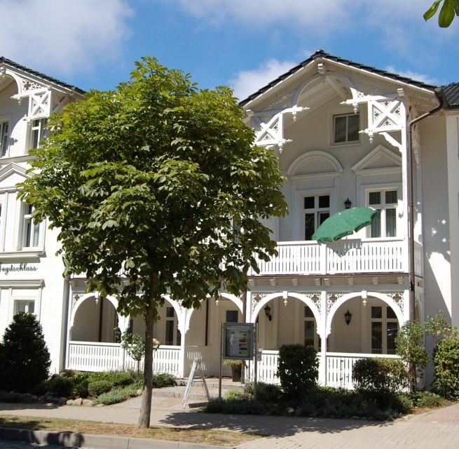 Appartementhaus Villa Jagdschloss // © Pflug Julian Appartementhaus Villa Jagdschloss // © Pflug Julian