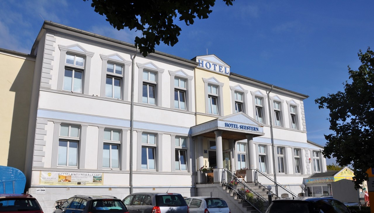 Hotel Seestern położony jest bezpośrednio przy promenadzie w Ahlbeck, w pobliżu molo., © TMV Hotel Seestern położony jest bezpośrednio przy promenadzie w Ahlbeck, w pobliżu molo., © TMV