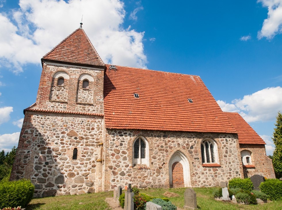 Kościół wiejski sfotografowany od strony południowej., © Frank Burger