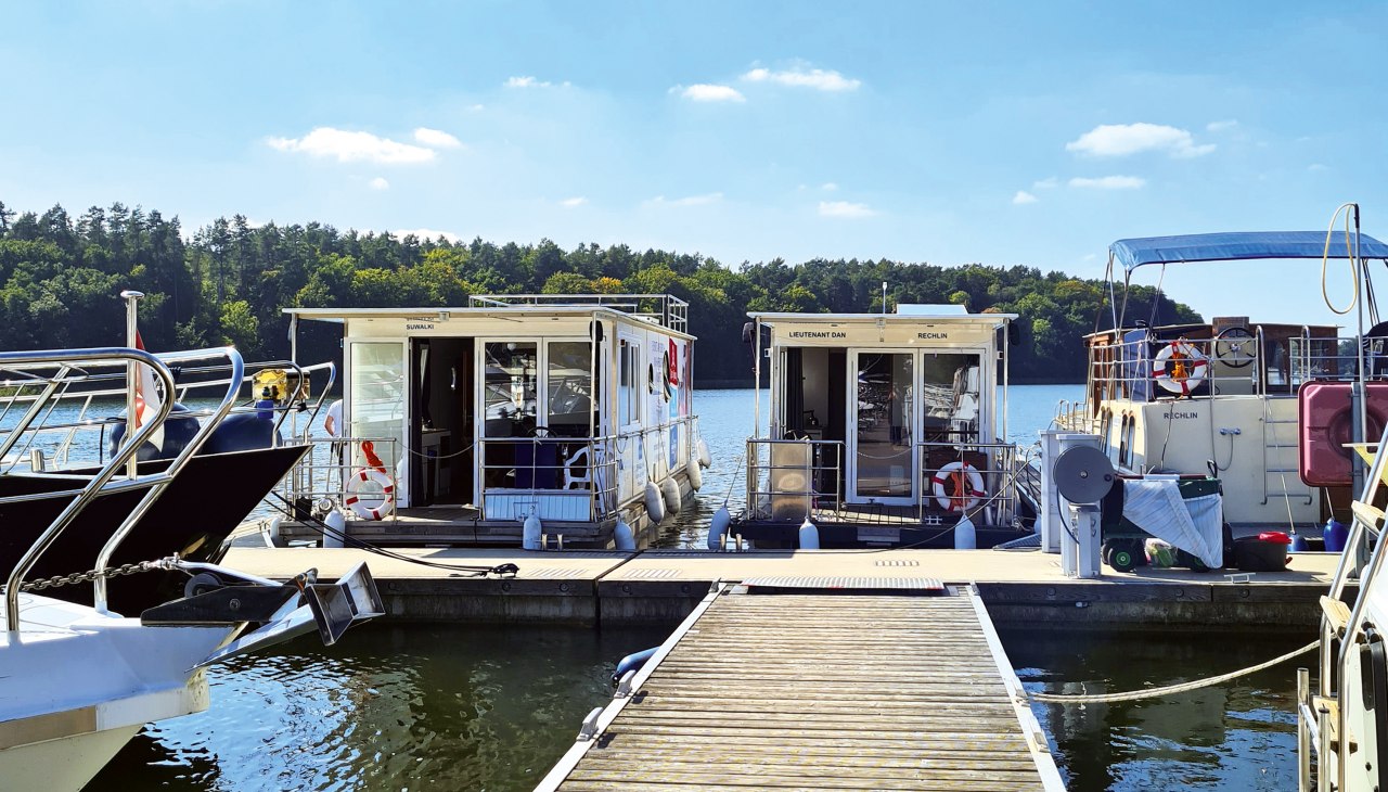 Priepert: Your starting port for your houseboat vacation., © KUHNLE-TOURS