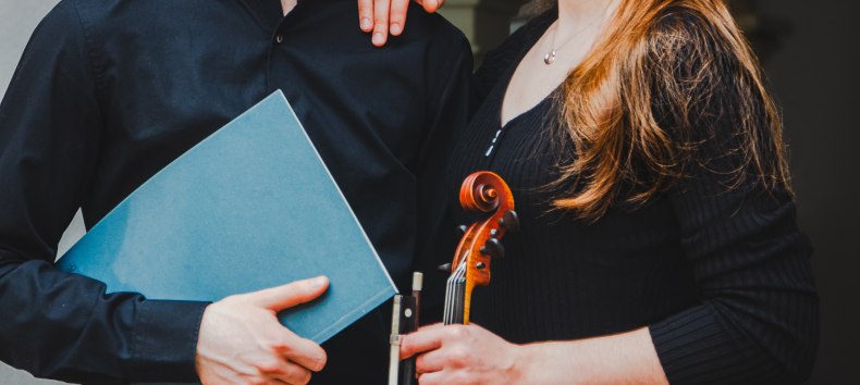 Roman Hinz (Klavier) und Anna Lang (Violine) // © Friederike Schwarz Roman Hinz (Klavier) und Anna Lang (Violine) // © Friederike Schwarz