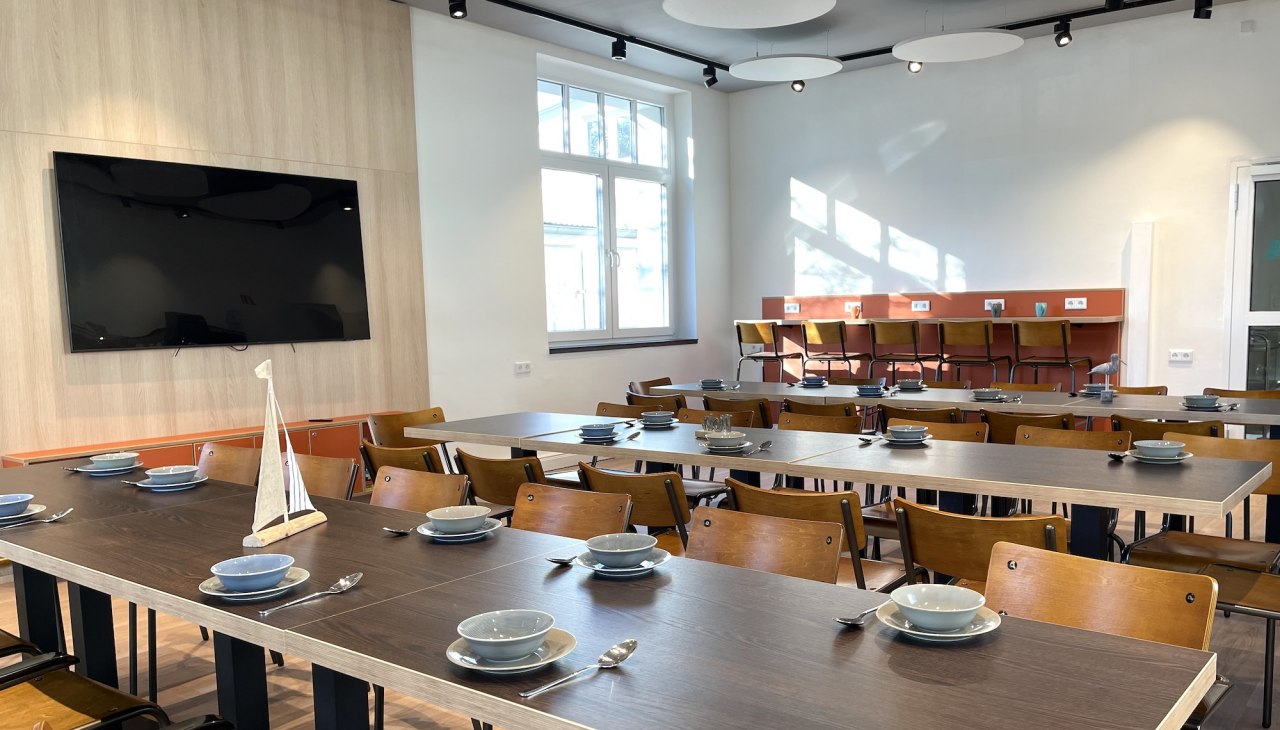 Tijd om te eten in de eetkamer, &copy; &copy;AWO SANO