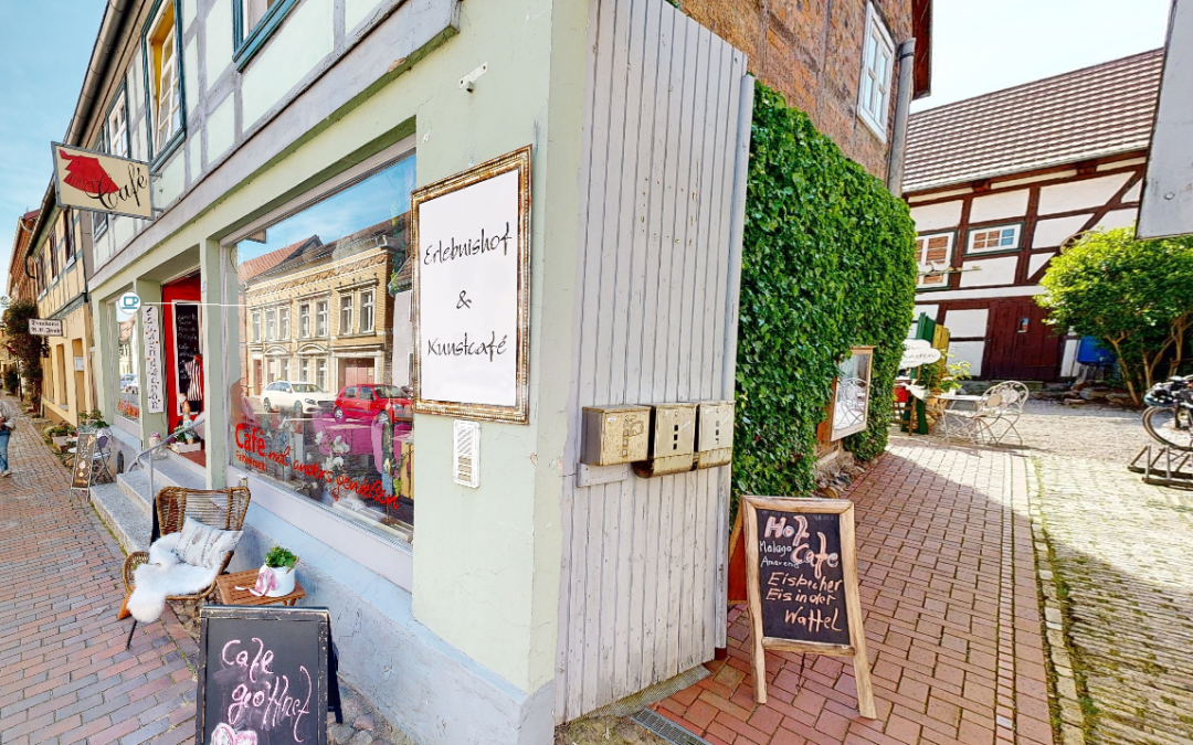 Plisowana spódnica Cafe, © Steffen Boettcher
