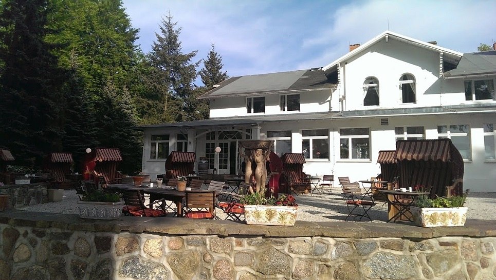 Restaurant & Café AusZeit terrace // © Manuel Kroiss Restaurant & Café AusZeit terrace // © Manuel Kroiss