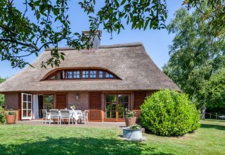 Exterior view of a Belvilla vacation home, © Belvilla Ostseeküste