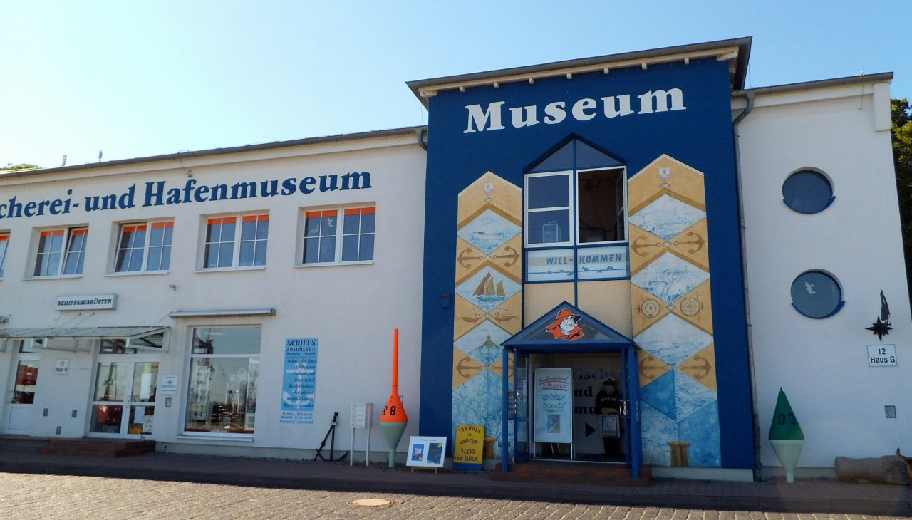 Znajduje się bezpośrednio w porcie miejskim: Muzeum Rybołówstwa i Portu w Sassnitz, © Heike Seelenbinder Znajduje się bezpośrednio w porcie miejskim: Muzeum Rybołówstwa i Portu w Sassnitz, © Heike Seelenbinder