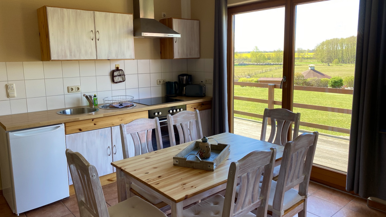 Kitchen in the vacation home for 6 people // &copy; Peter Leupold