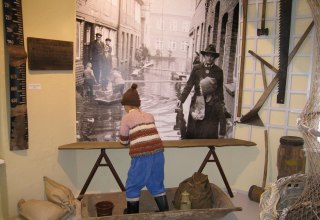 Not to be overlooked in the exhibition: An installation on the subject of floods. // &copy; Heimatmuseum