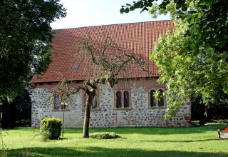 Au&szlig;enansicht der Kirche // &copy; Sabrina Wittkopf-Schade