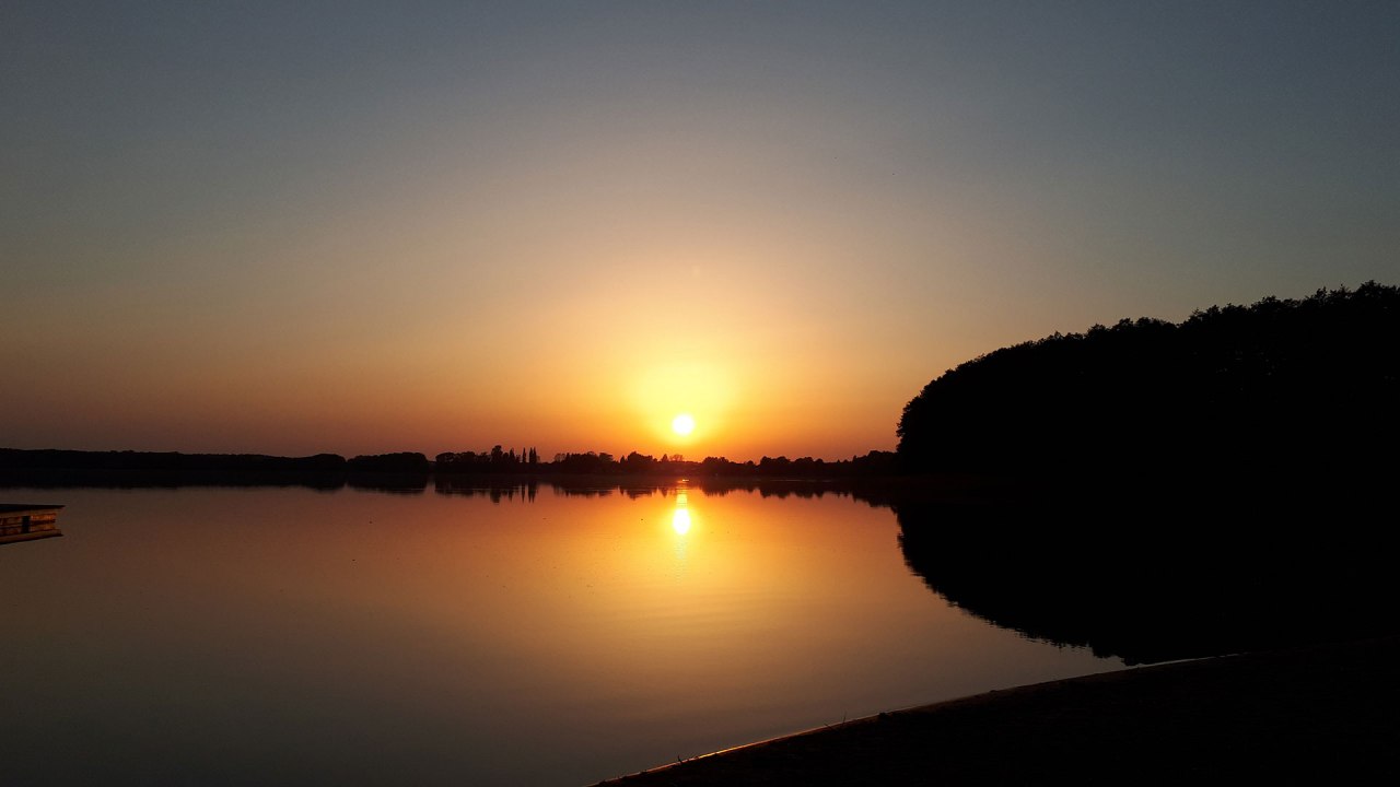 Pure romance. Enjoy the tranquility of the sunset over the Käbelicksee. // © Traugott Heinemann-Grüder Pure romance. Enjoy the tranquility of the sunset over the Käbelicksee. // © Traugott Heinemann-Grüder