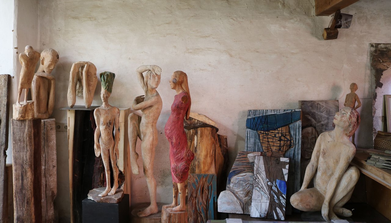 Wood sculptor Christina Rode, &copy; Silke Voss