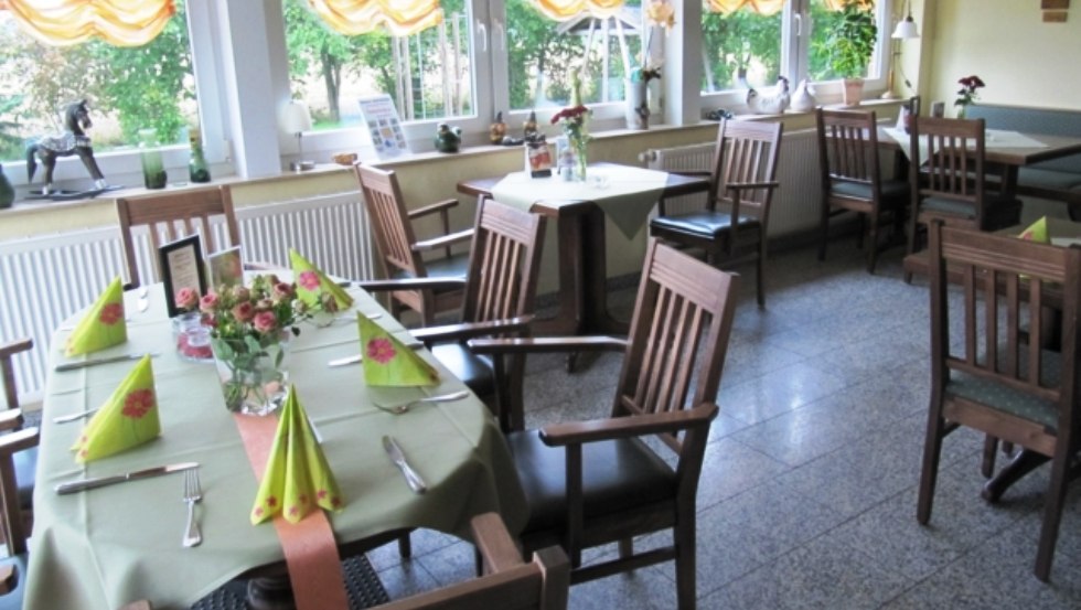 Het restaurant, dat open is van 16.00 tot 22.00 uur (gesloten op maandag), richt zich op je fysieke welzijn. // © Landhaus Bondzio Het restaurant, dat open is van 16.00 tot 22.00 uur (gesloten op maandag), richt zich op je fysieke welzijn. // © Landhaus Bondzio