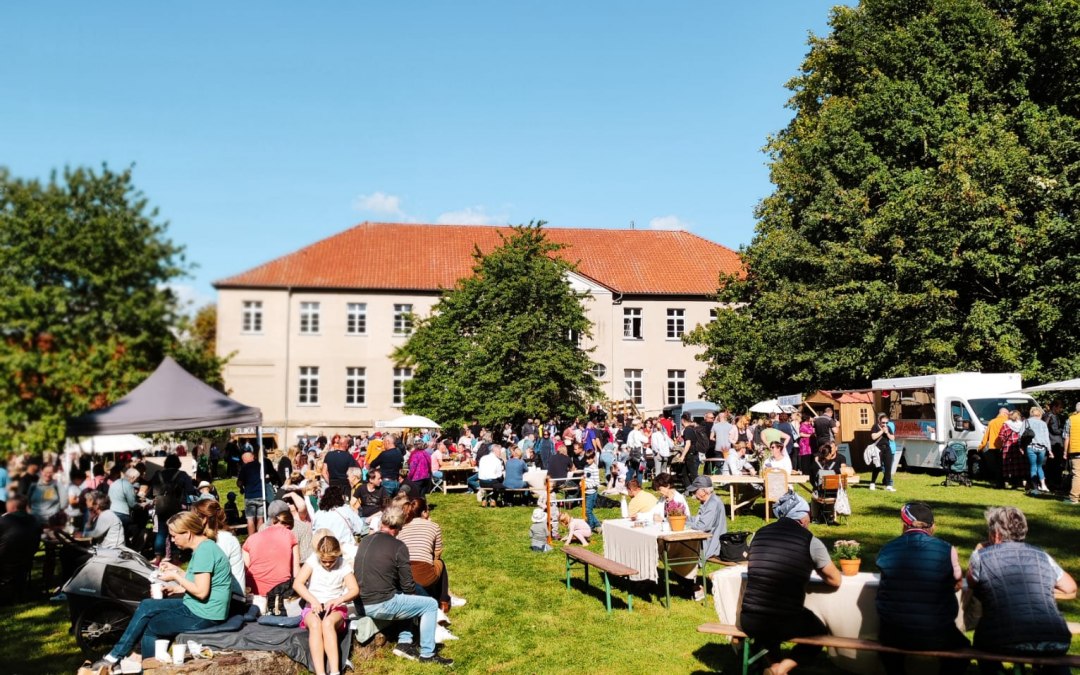 Landelijke markt in het Klocksin landgoedpark, © Isabel Höpner