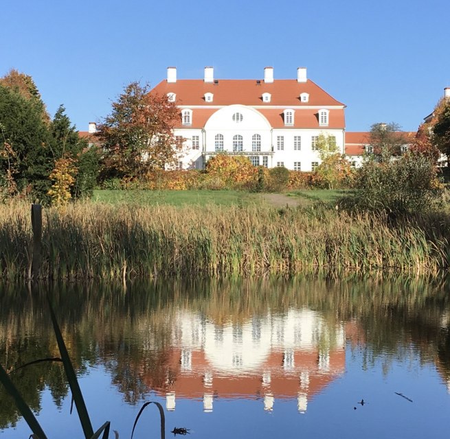 Zamek Vietgest od strony jeziora, © Schloß Vietgest Zamek Vietgest od strony jeziora, © Schloß Vietgest