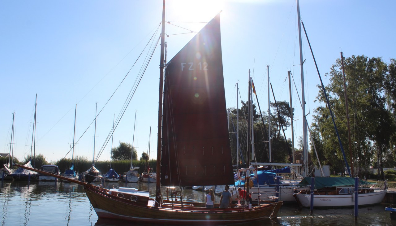 Alwin Harder's Zeesenboot at the small harbor in the resort town of Mönkebude, © TVV/Spittel