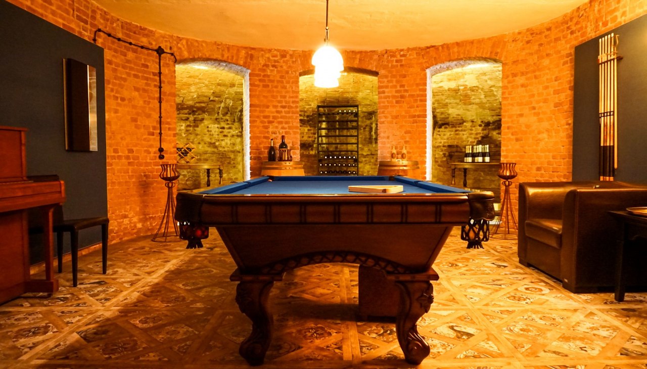Lounge with pool table, &copy; Gutshaus Gevezin