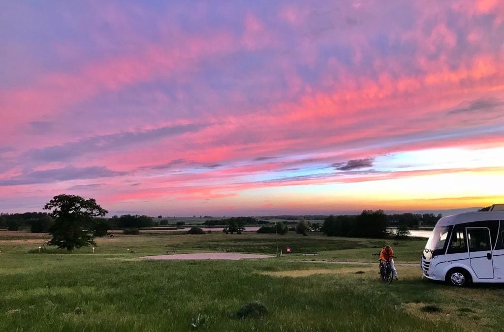 Uitzicht vanaf onze weide aan het meer, © Seeweide Naturcamping Penzlin
