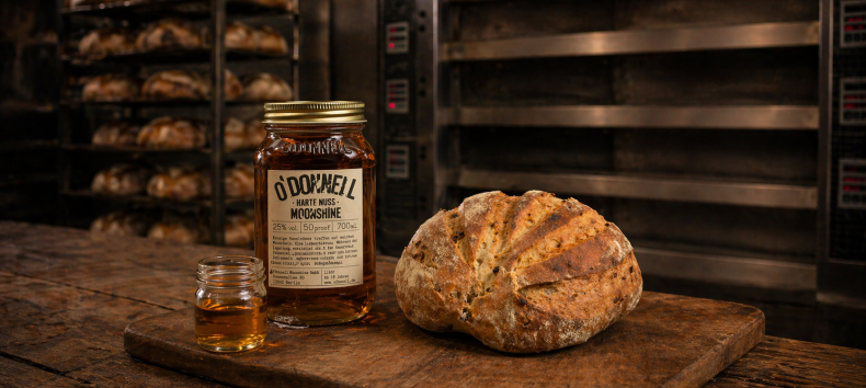 Experience a special evening of indulgence: bake your own sourdough bread, take a look behind the scenes of the bakery and enjoy an exclusive moonshine tasting. // © Stadtbäckerei Kühl / Stadtbäckerei Kühl Experience a special evening of indulgence: bake your own sourdough bread, take a look behind the scenes of the bakery and enjoy an exclusive moonshine tasting. // © Stadtbäckerei Kühl / Stadtbäckerei Kühl