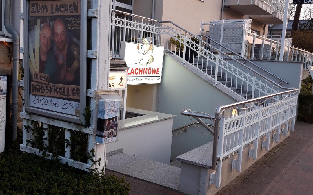 Ingang van cabaret Lachmöwe, © Lachmöwe