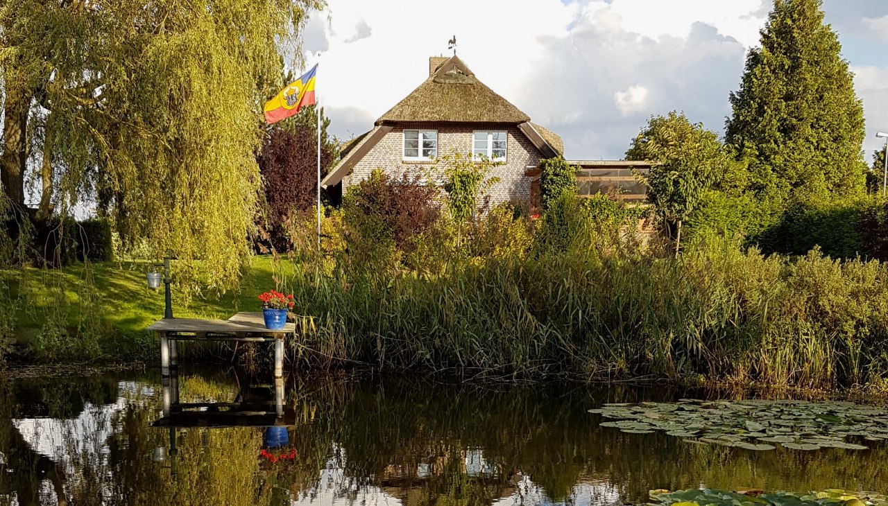 Nasz staw z widokiem na dom, © Carola Stier Nasz staw z widokiem na dom, © Carola Stier
